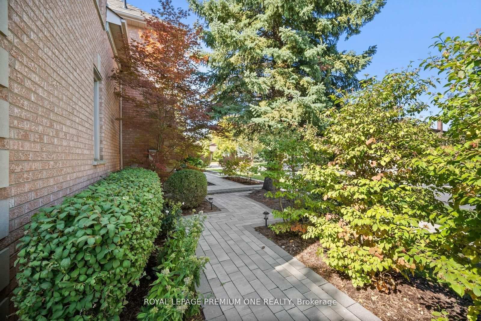 536 Village Parkway photo 37