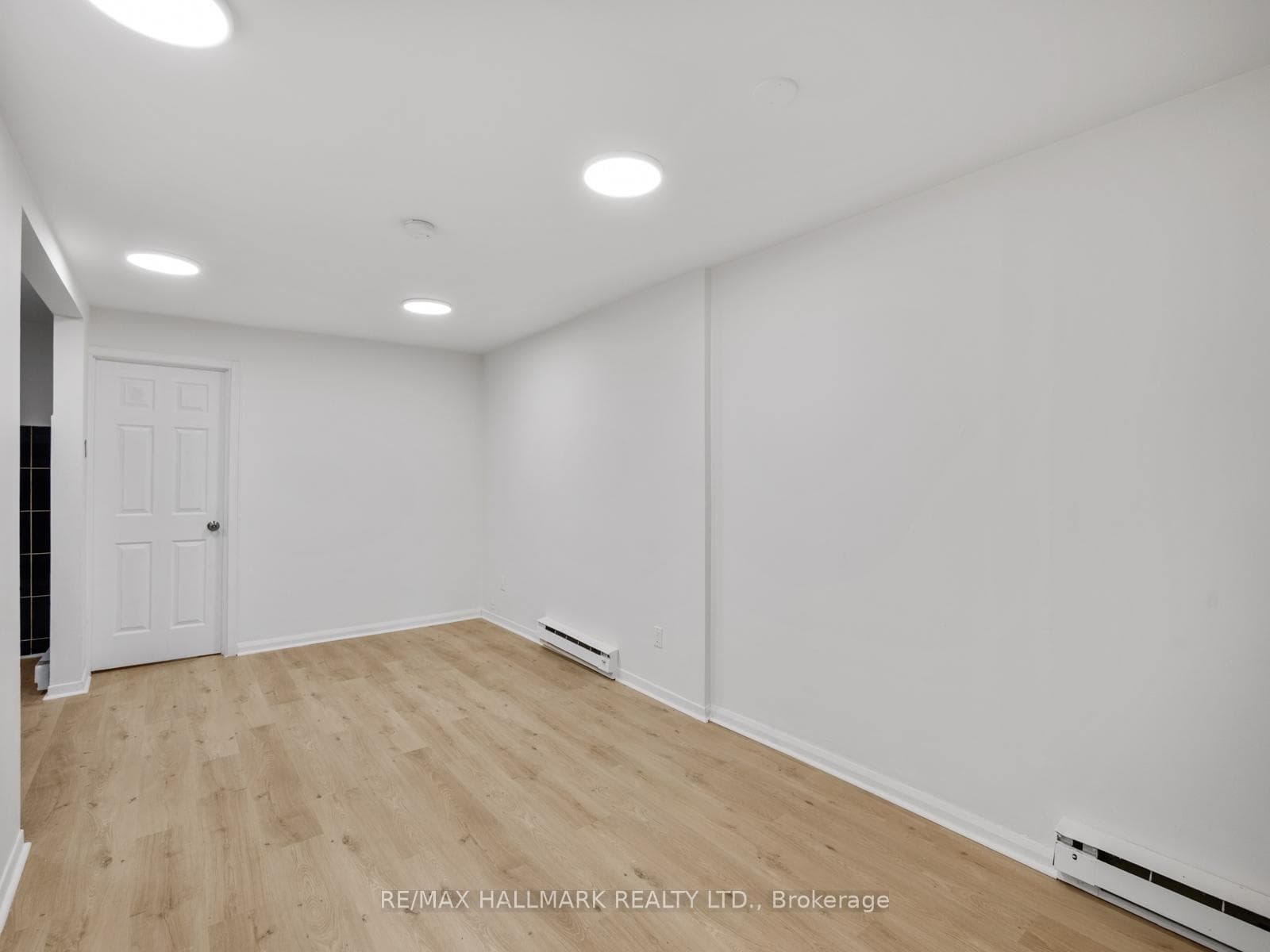 137 Gerrard Street photo 41