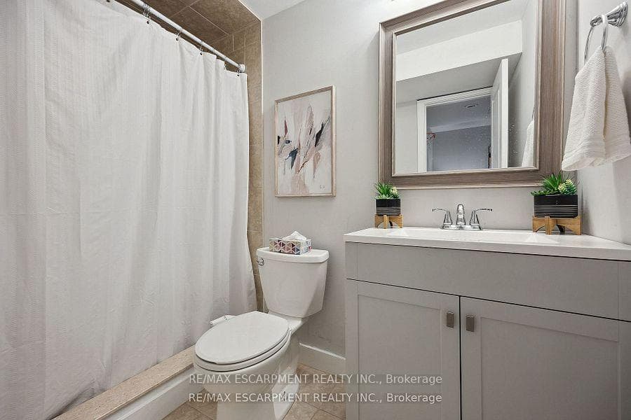 2440 Wooden Hill Circle photo 40
