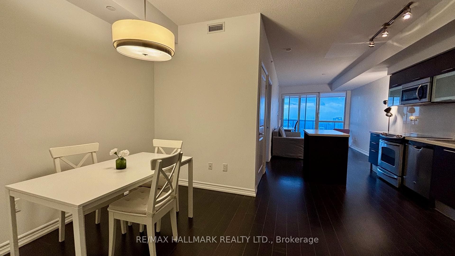 386 Yonge Street Unit 4603 photo 3