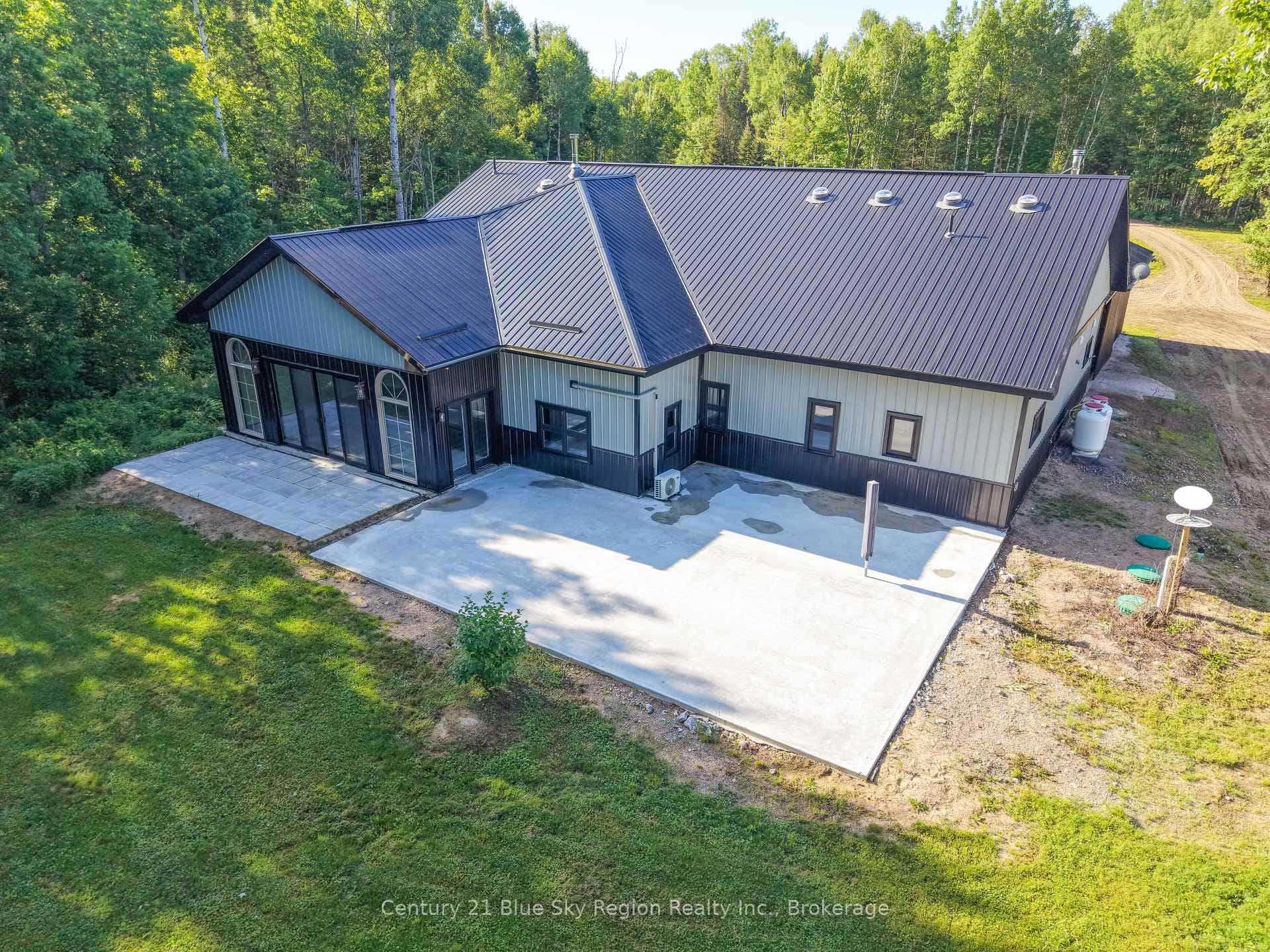79 Hillcrest Road photo 4