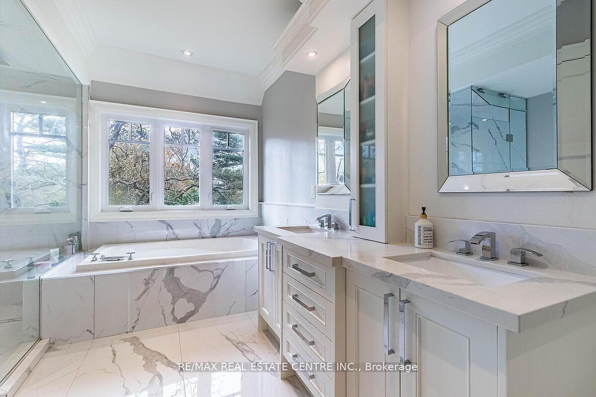 228 Tweedsdale Crescent photo 24