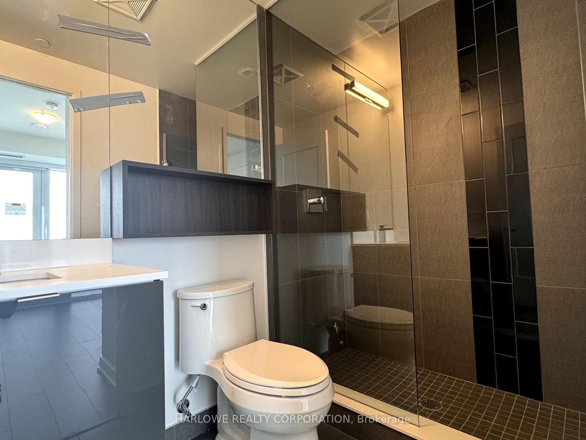 70 Princess Street Unit 2503 E photo 15