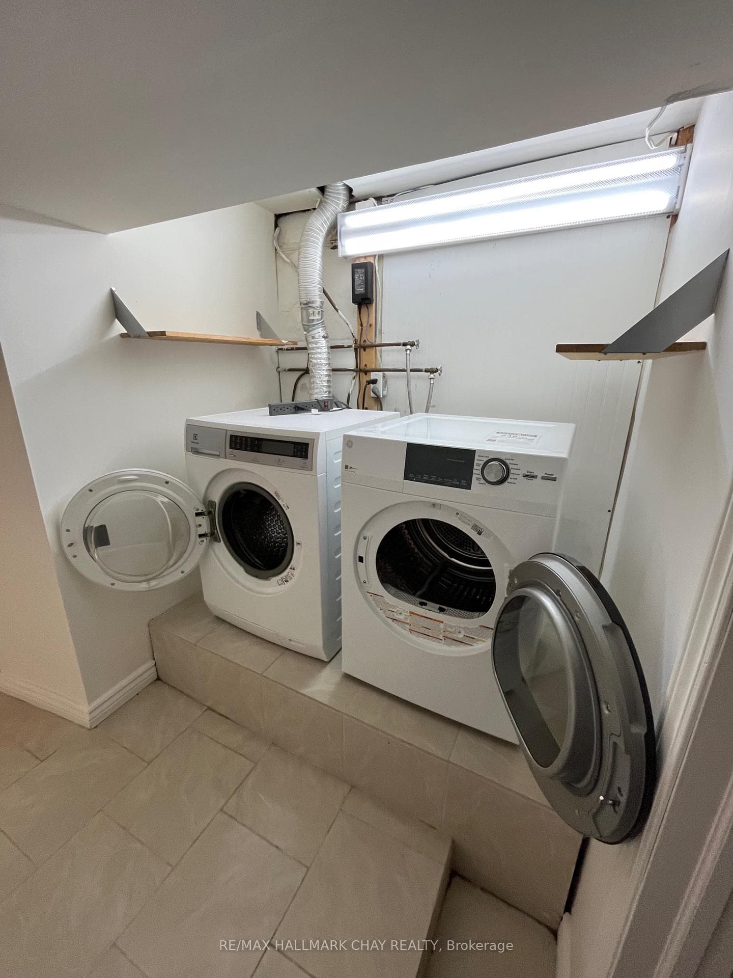 3 Manning Avenue photo 27