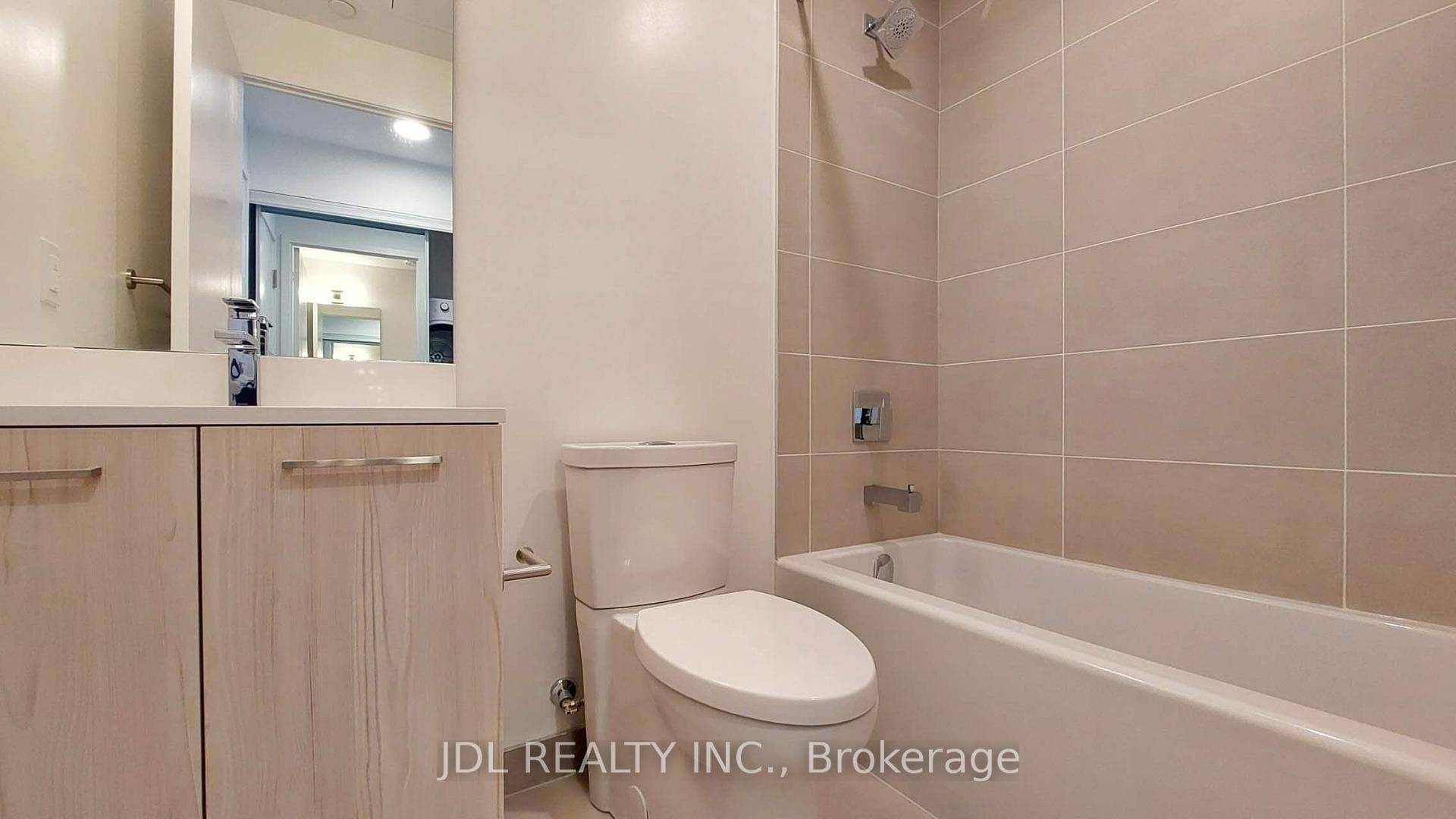 65 Mutual Street Unit 2807 photo 8