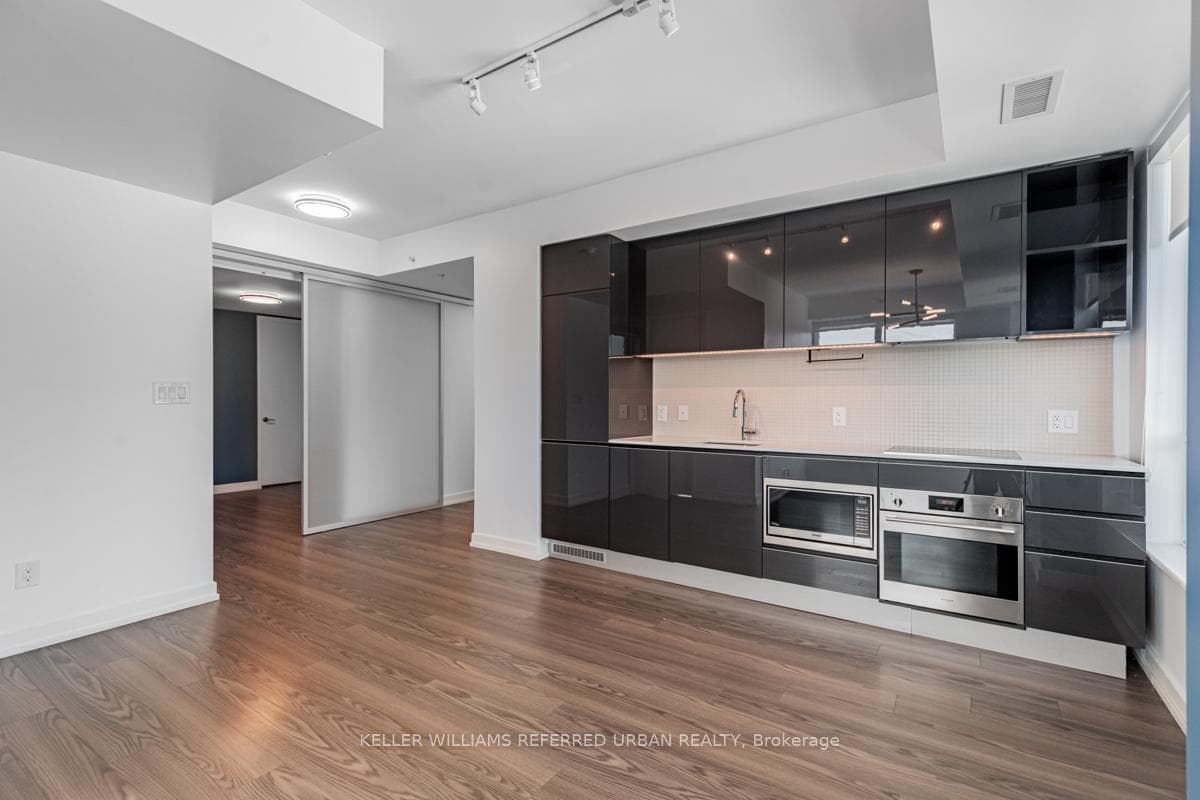 377 Madison Avenue Unit 519 photo 5