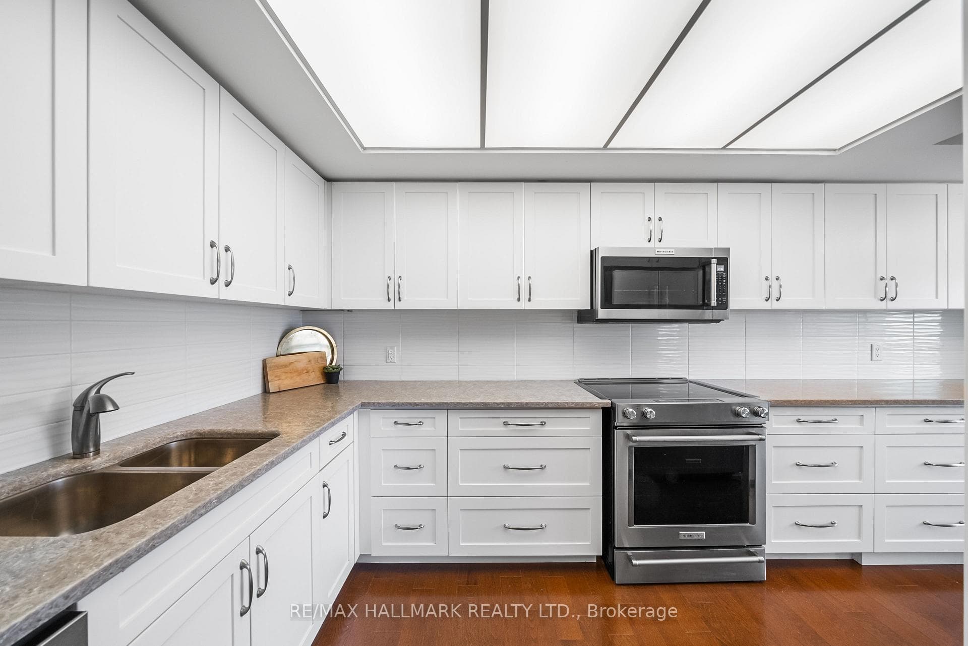 215 Wynford Drive Unit 1001 photo 16