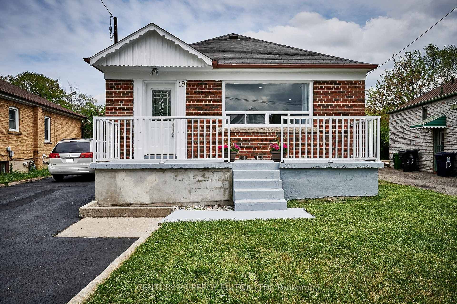 19 Lynvalley Crescent Unit Main photo 1
