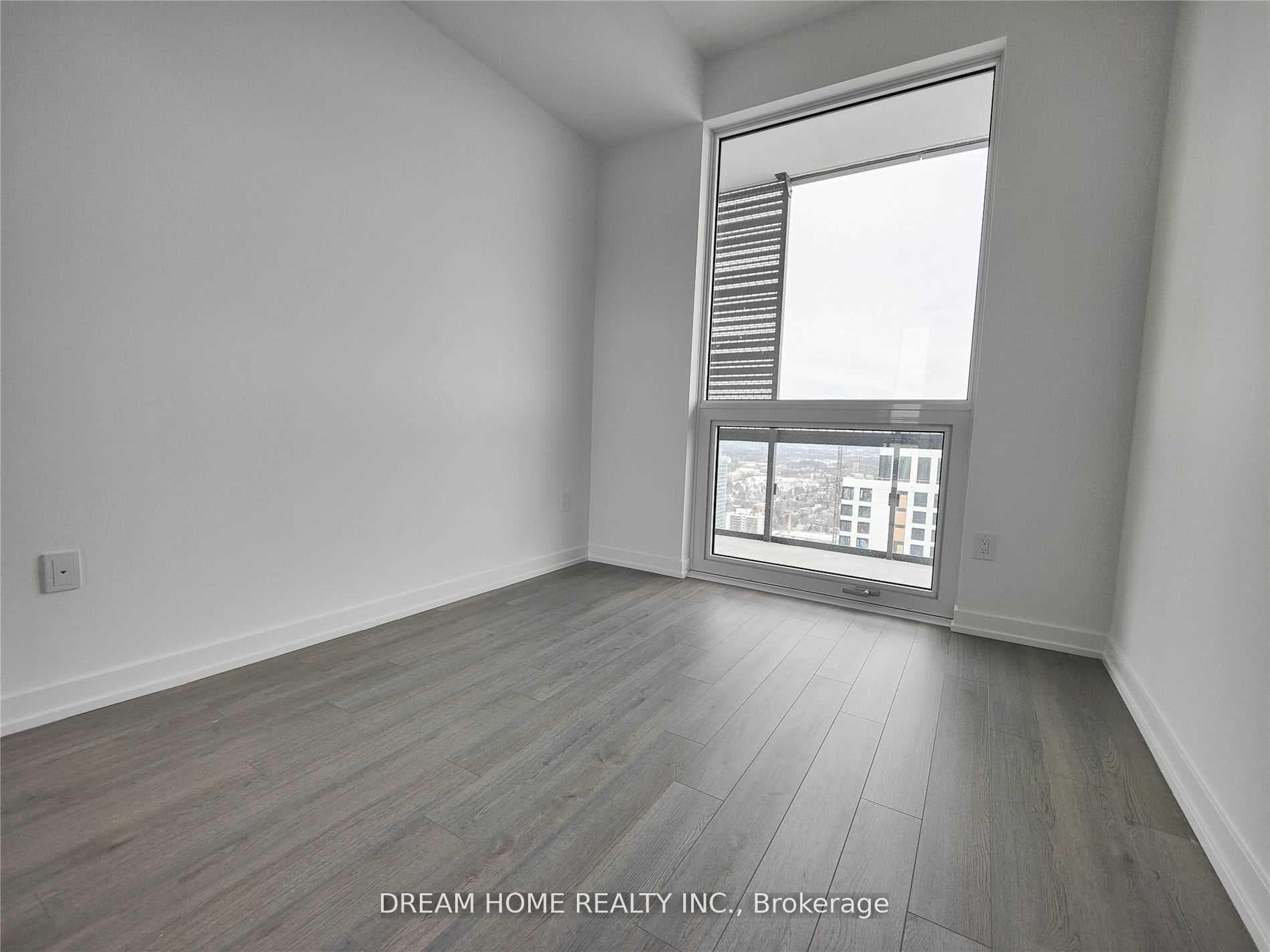 39 Roehampton Avenue Unit 3903 photo 14