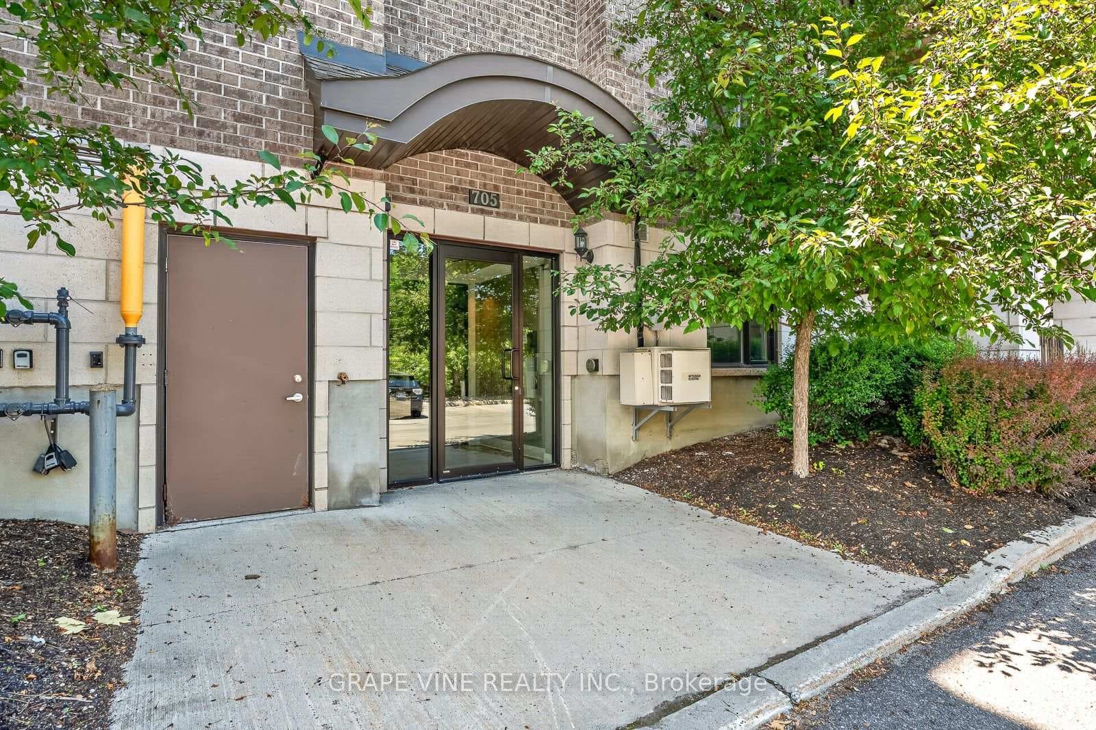 705 Beauparc Private Unit 306 photo 32
