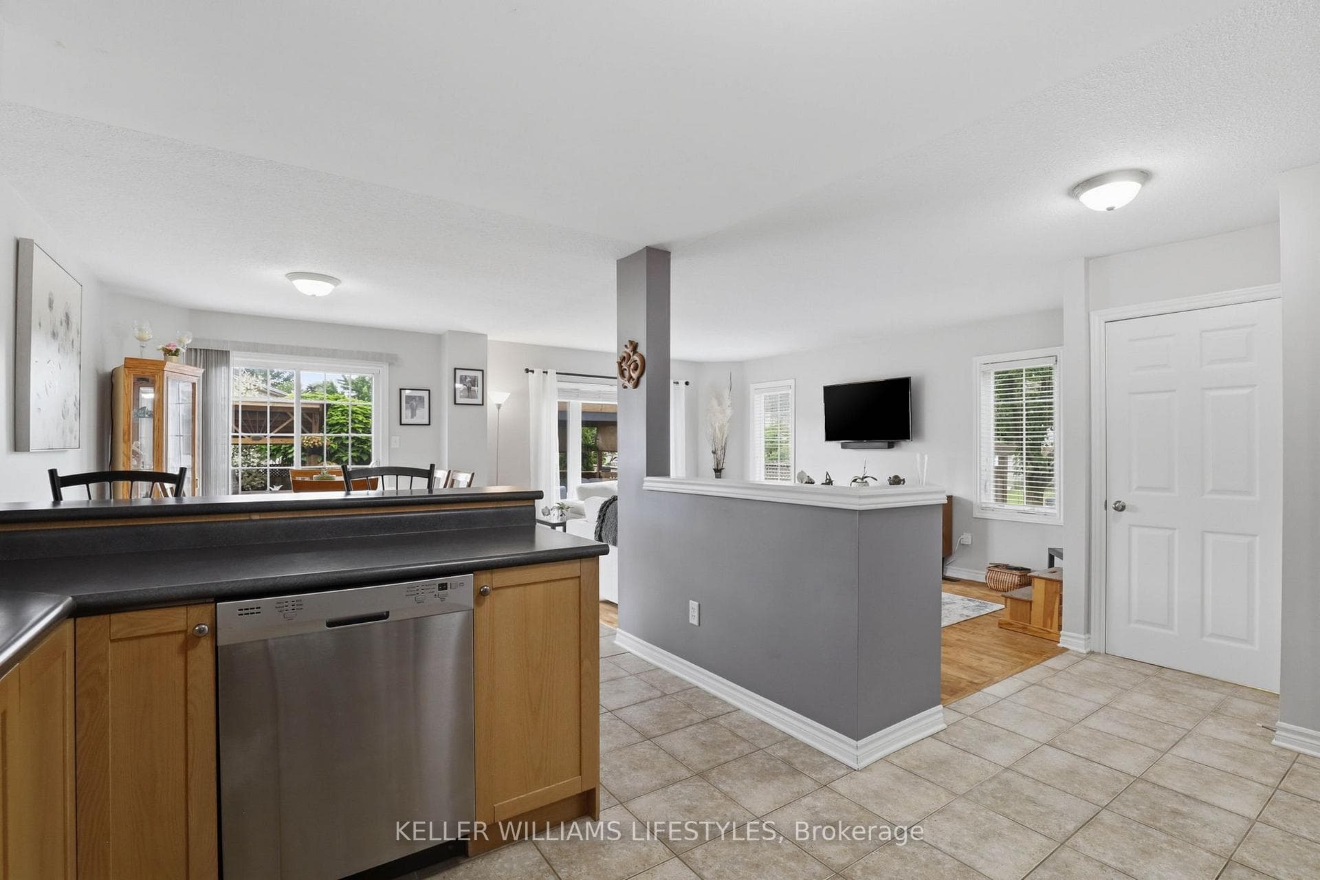 696 Fieldgate Circle photo 14