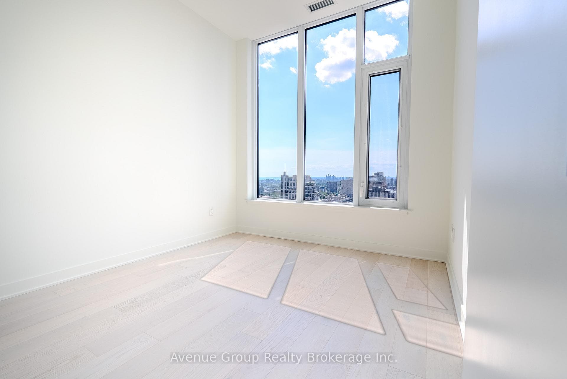 11 Yorkville Avenue Unit 2812 photo 15