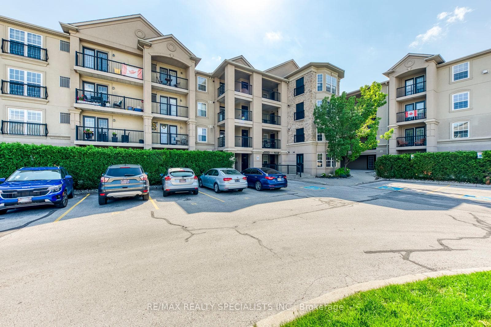 2035 Appleby Line Unit 308 photo 2