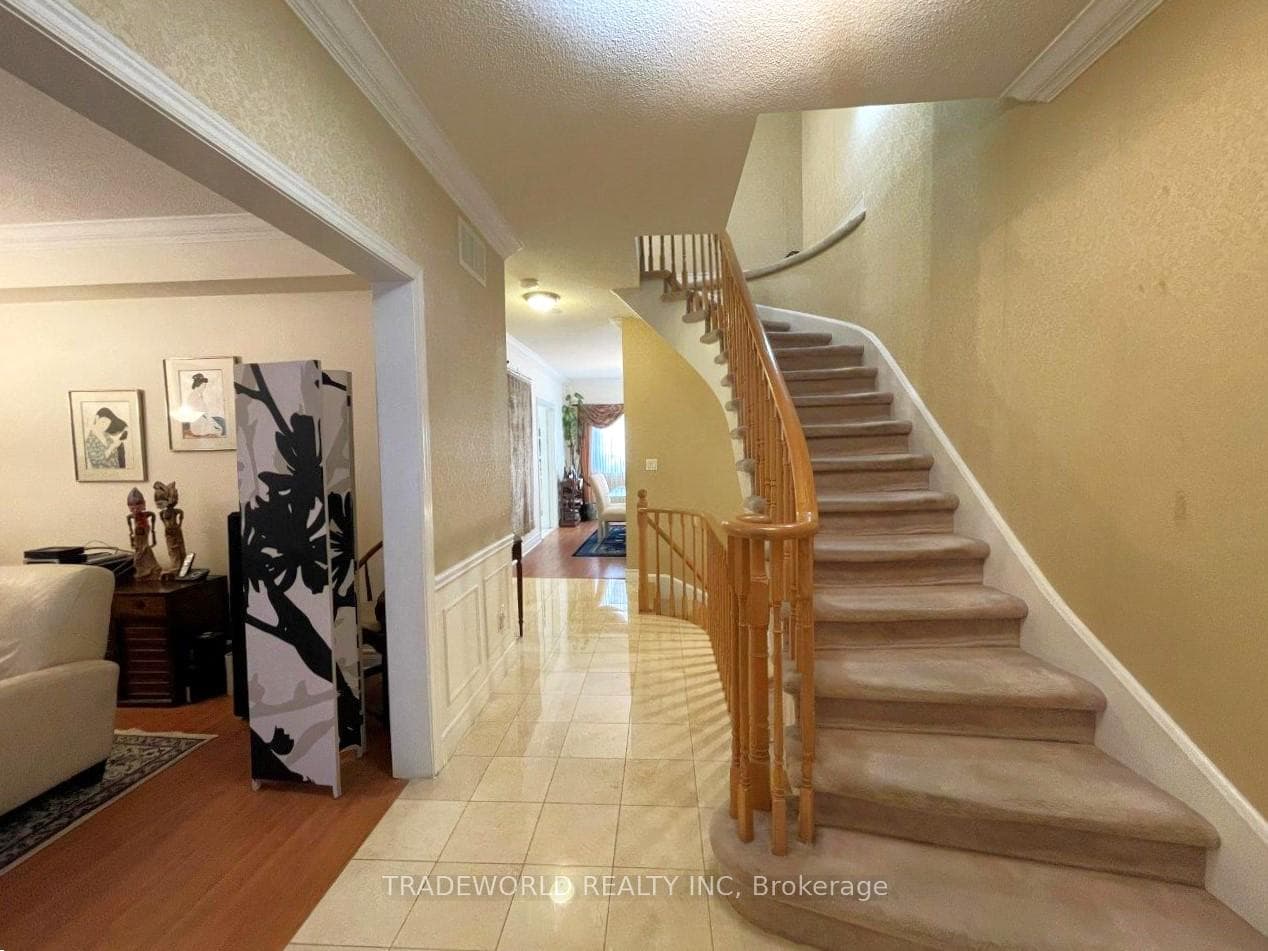 156 Bonis Avenue photo 3