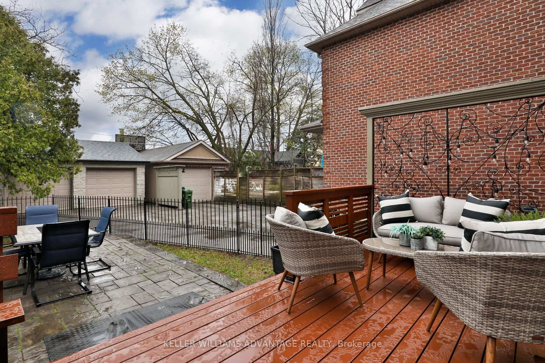25 Whitewood Road photo 38