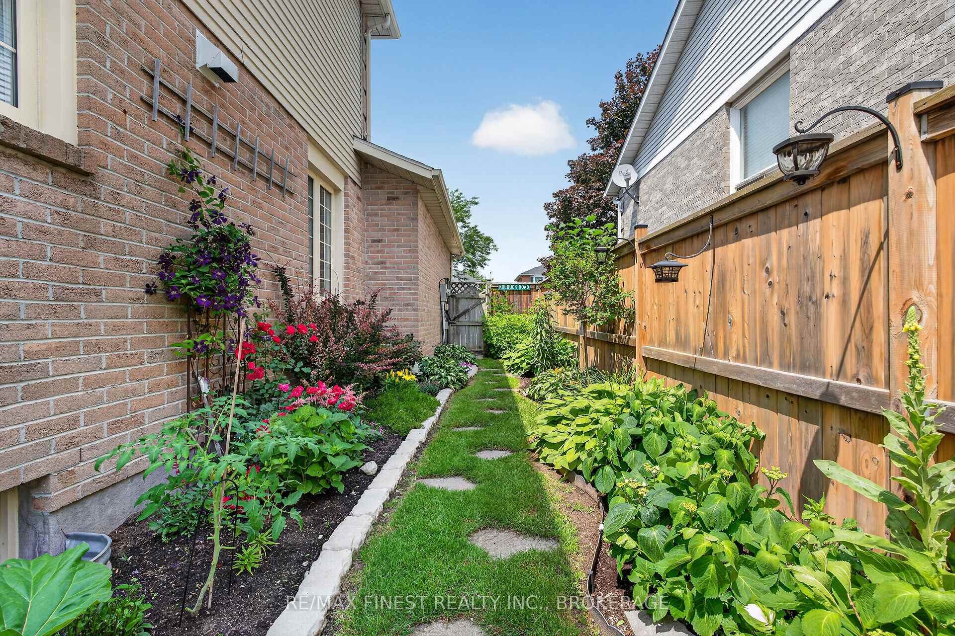 5 Buckingham Court photo 39