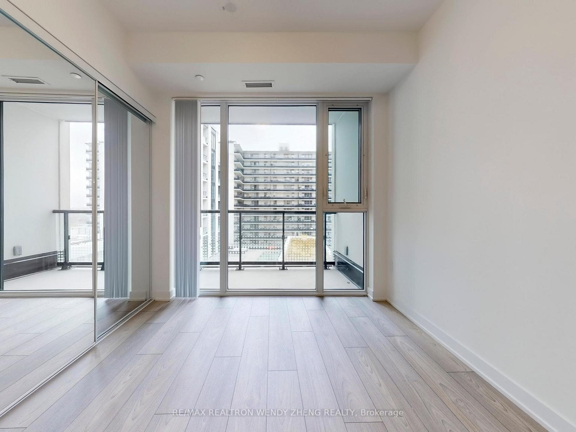 5858 Yonge Street Unit 517 photo 13