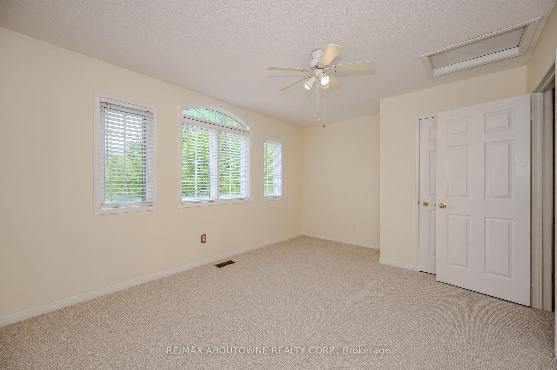 24 Bluewater Court photo 15