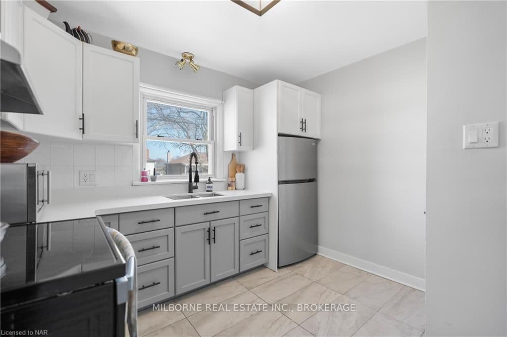 71 ALBERT Street photo 14