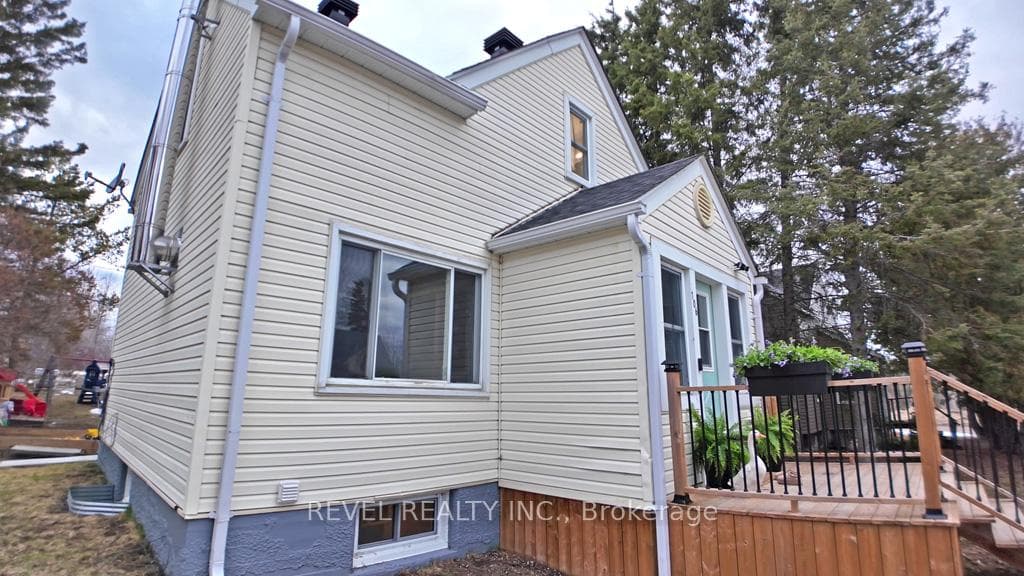 106 Devonshire Avenue photo 3