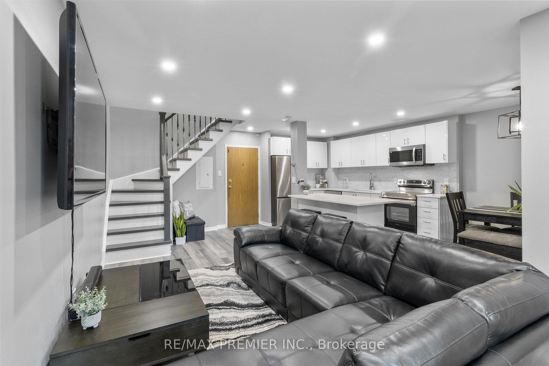2095 Roche Court Unit 139 photo 18