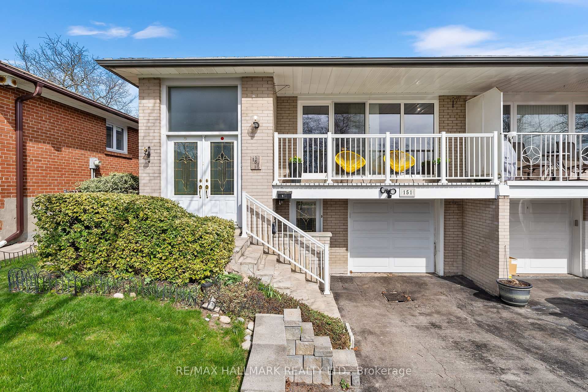 151 Pineway Boulevard photo 1