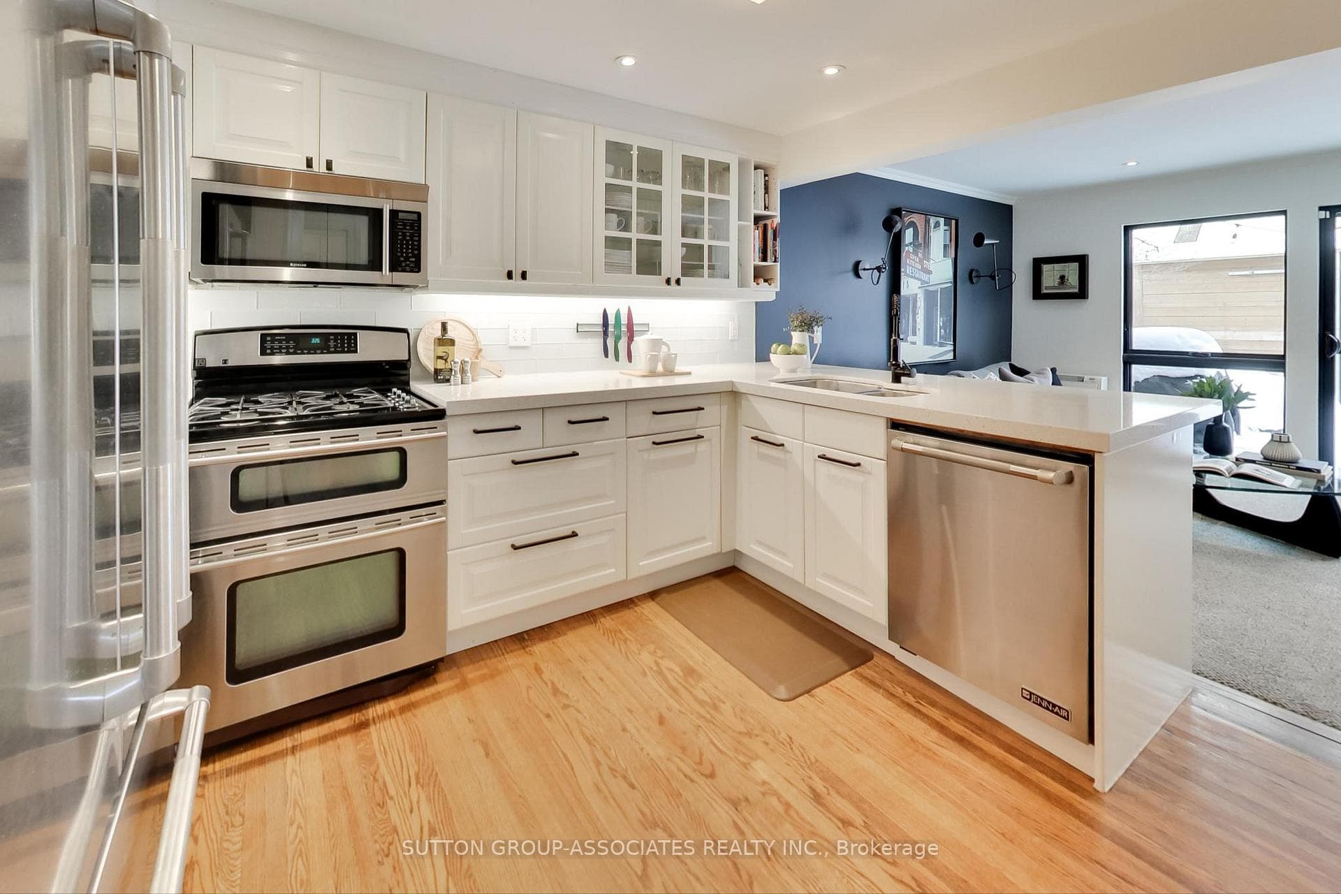 8 Ellsworth Avenue photo 9