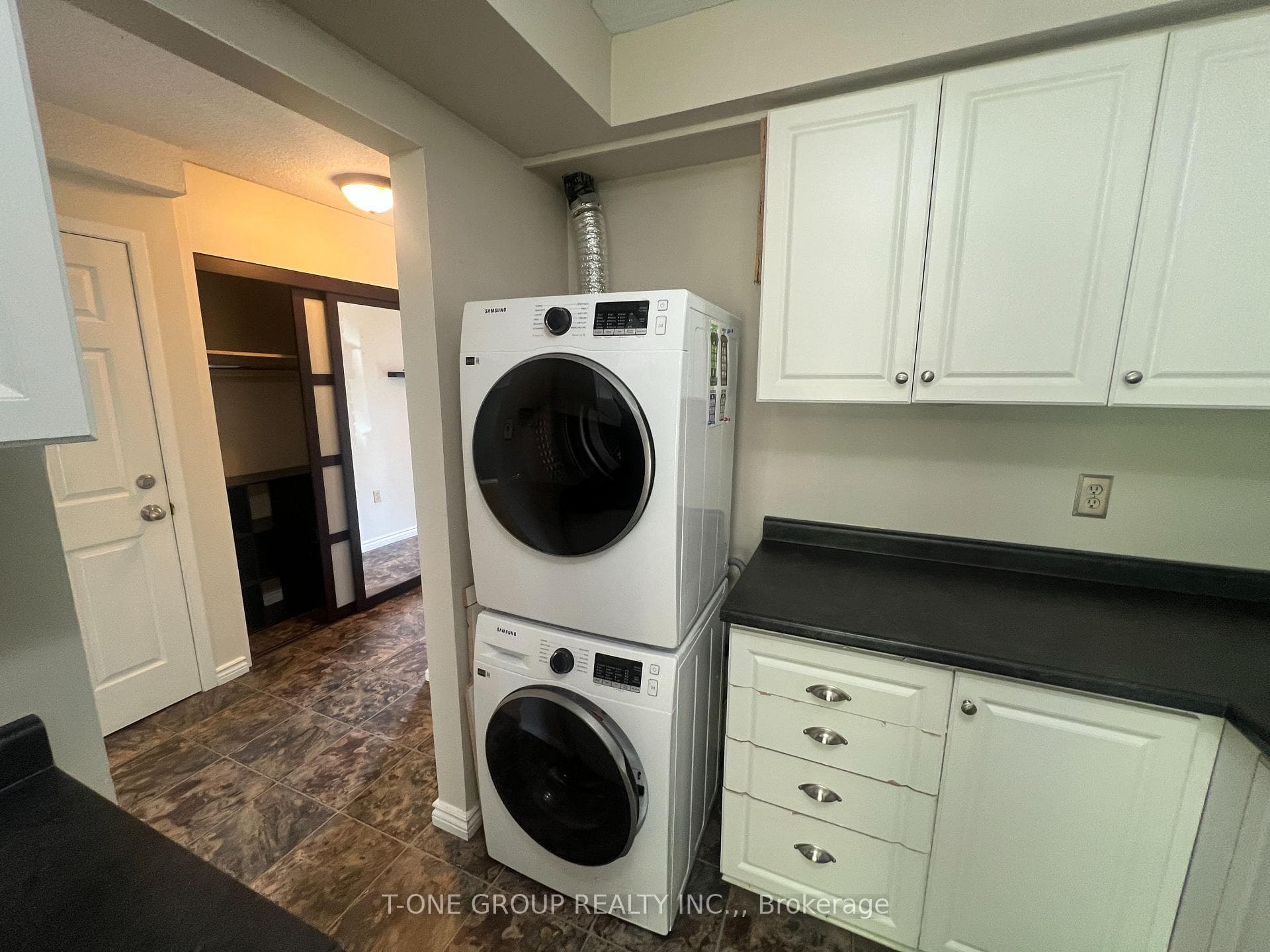 45 Burns Circle photo 5