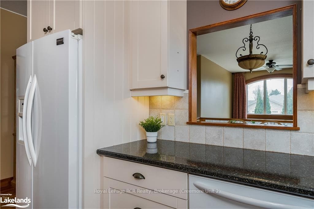 2333 10TH Avenue photo 11
