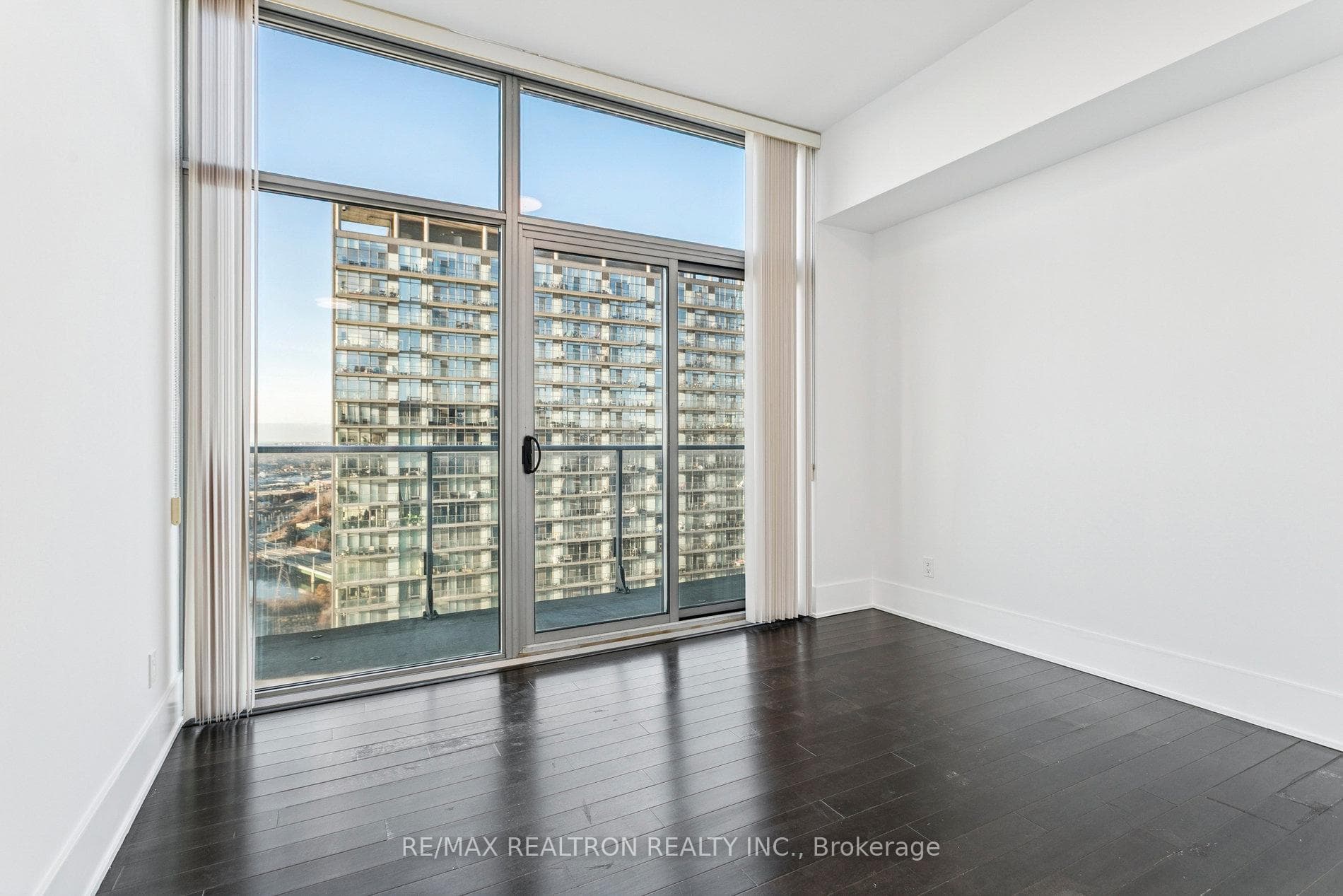 103 The Queensway N/A Unit 2805 photo 25
