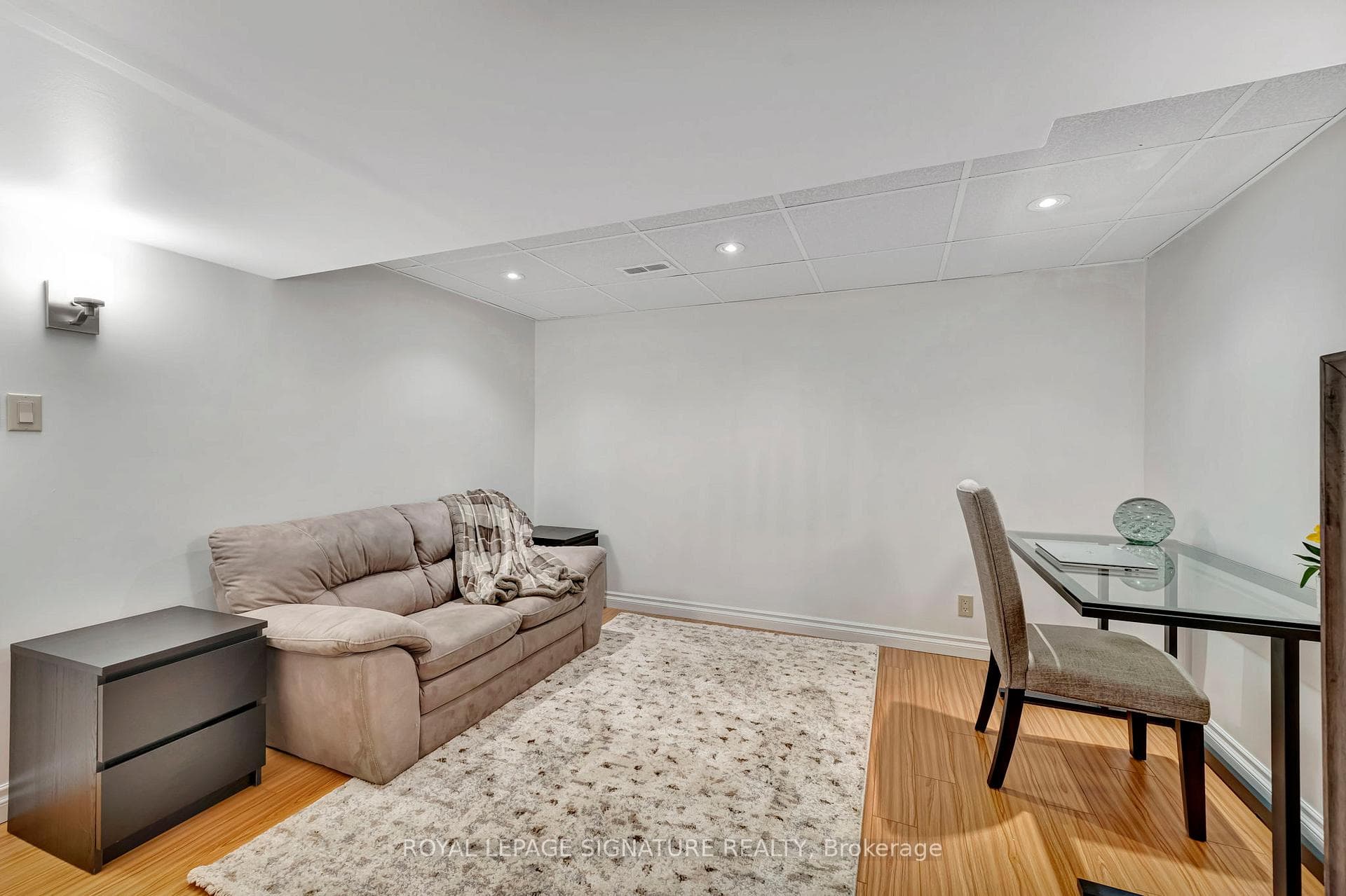 2044 Kilbride Street photo 36