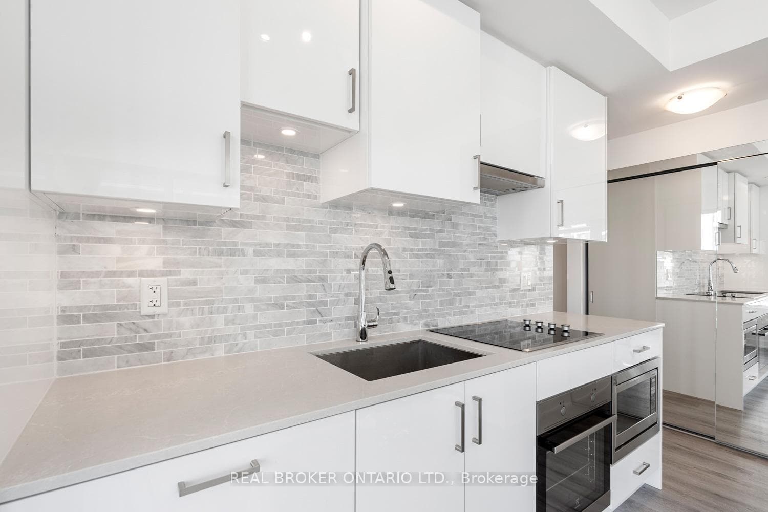 Modern Kitchen flawlessly designed