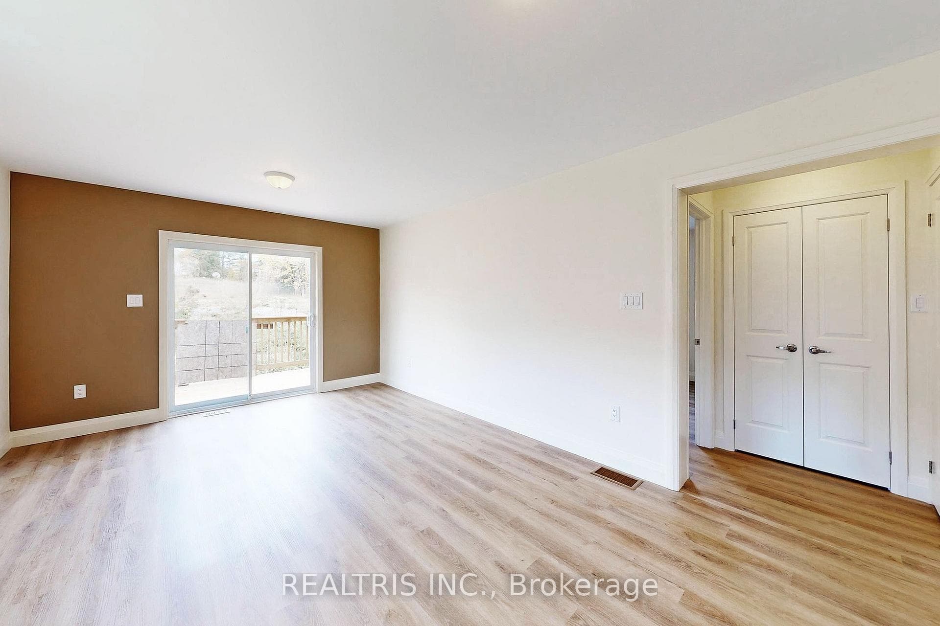 148 Patricia Street photo 9