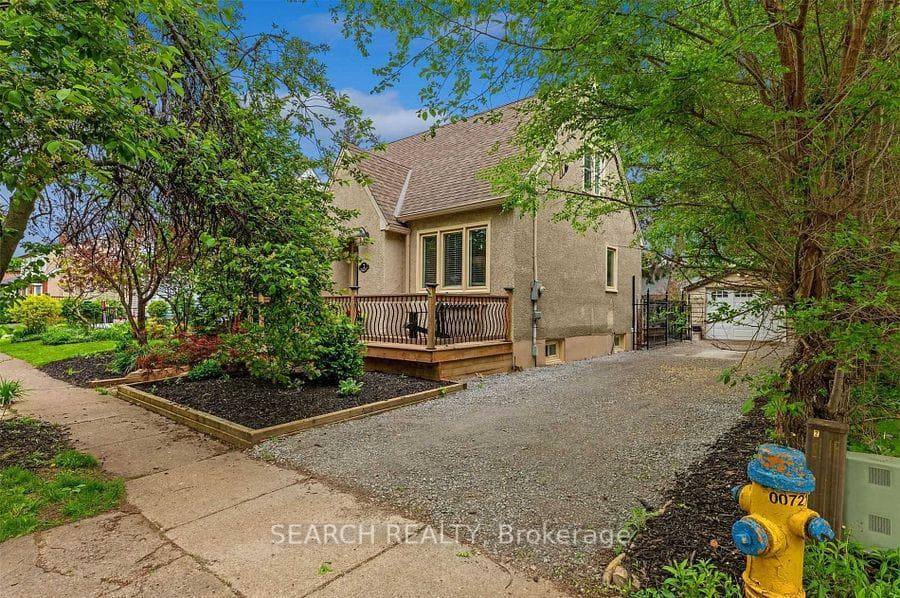 2 Columbia Street photo 2