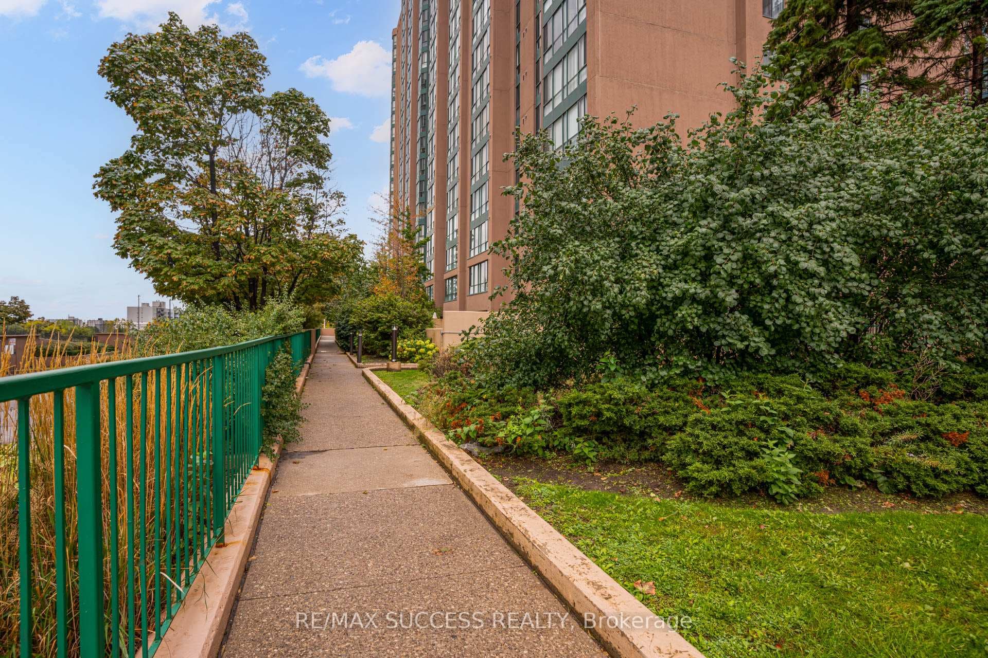 145 Hillcrest Avenue Unit 713 photo 10