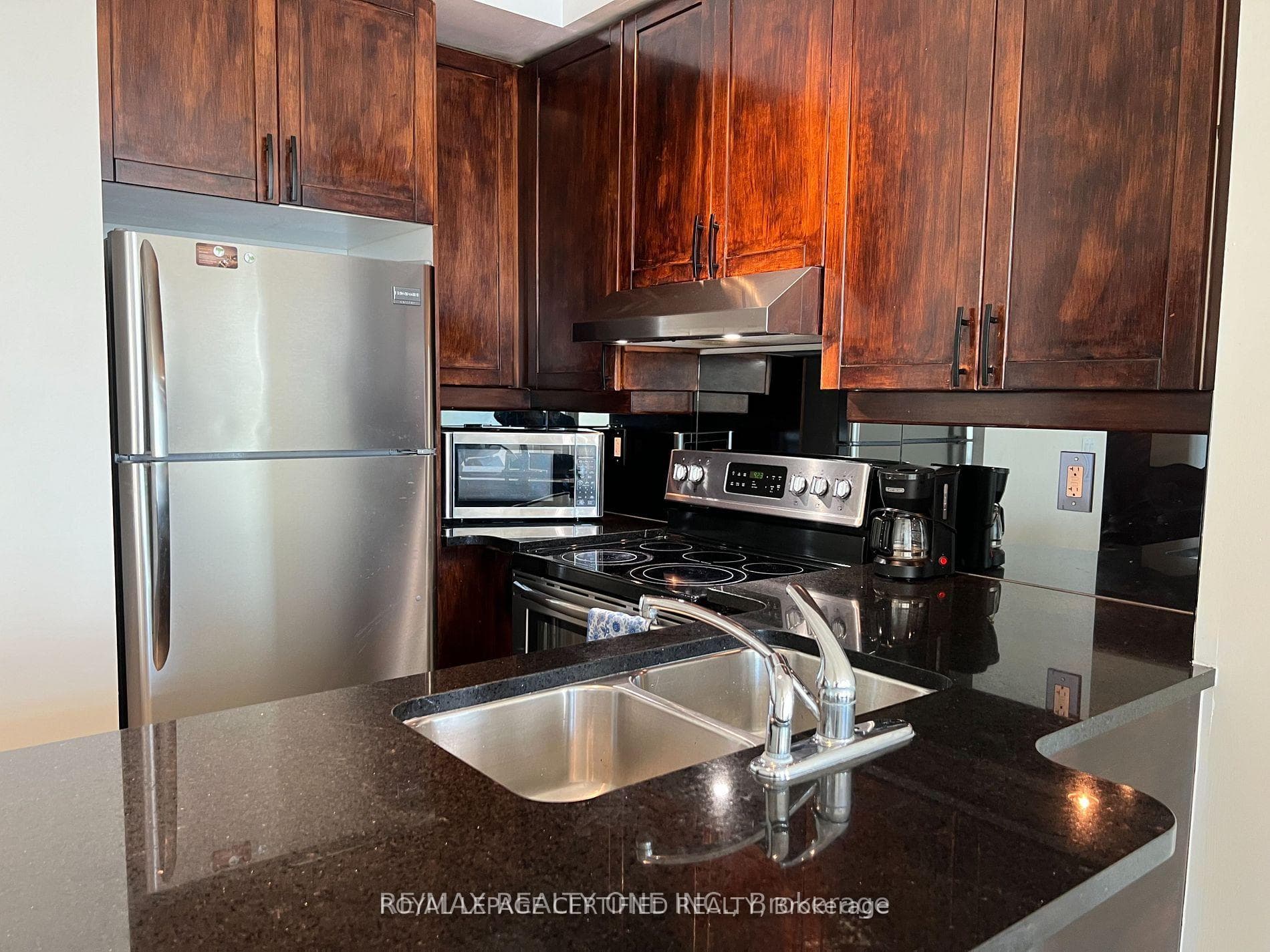 33 Elm Drive Unit Tp2709 photo 9