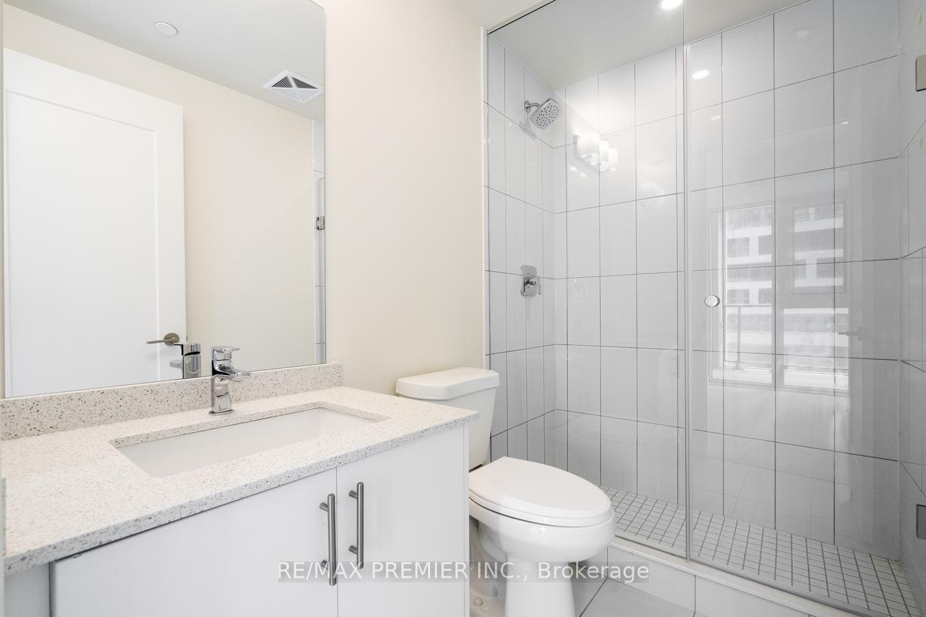 9000 Jane Street Unit 303 photo 17
