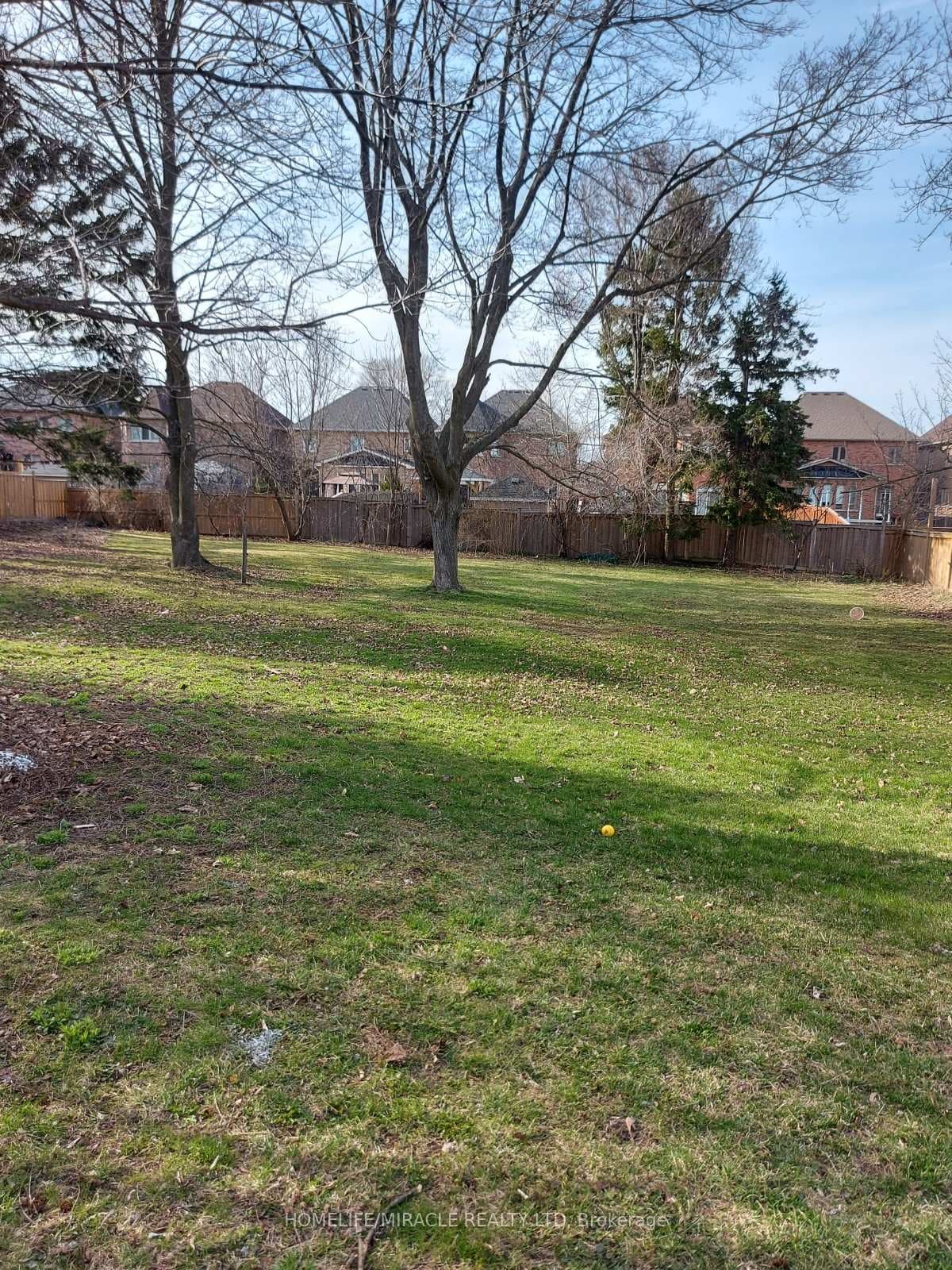 544 Gillmoss Road Unit Bsmt photo 1