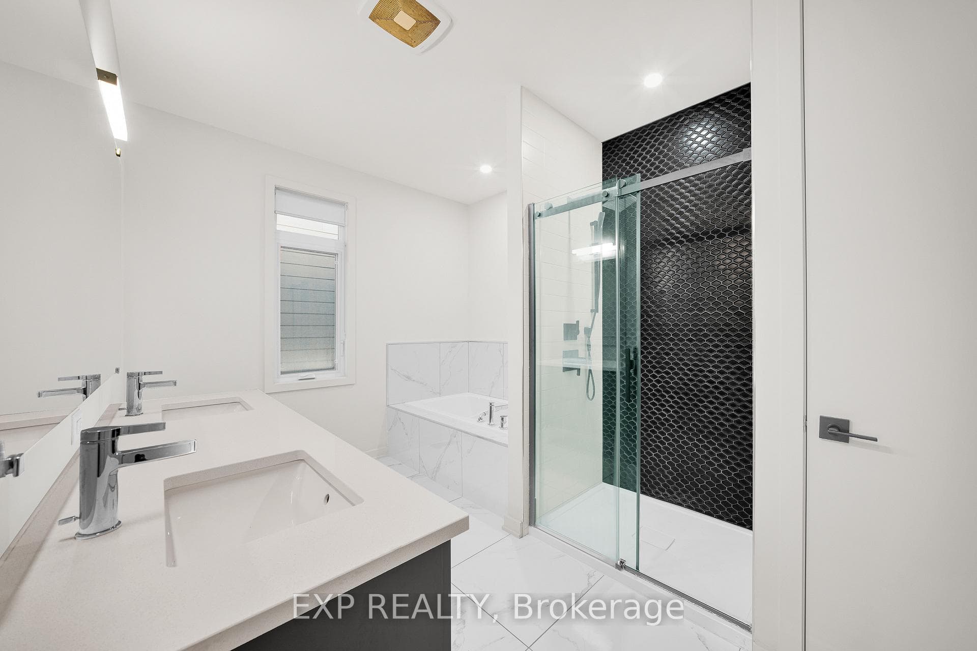708 Wooler Place photo 17