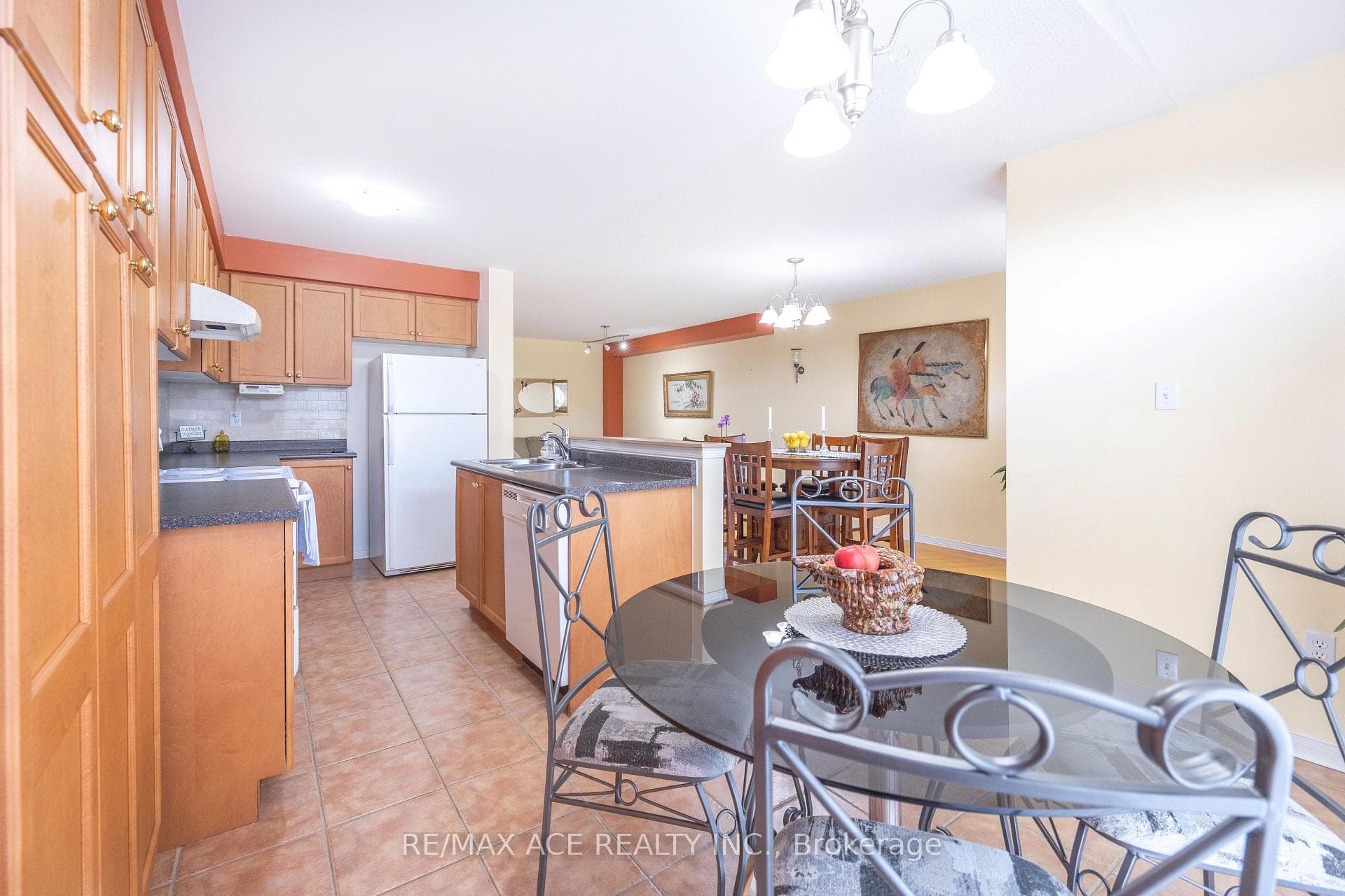 64 Briarhall Crescent photo 12