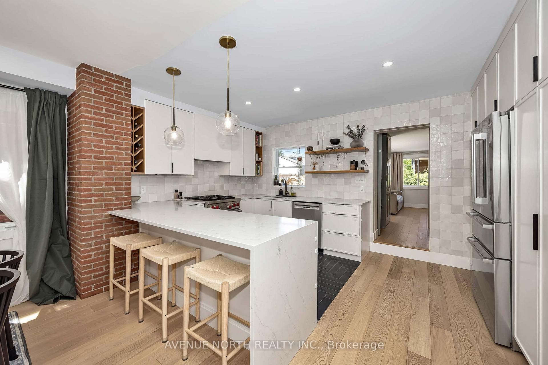 1091 Gladstone Avenue photo 11