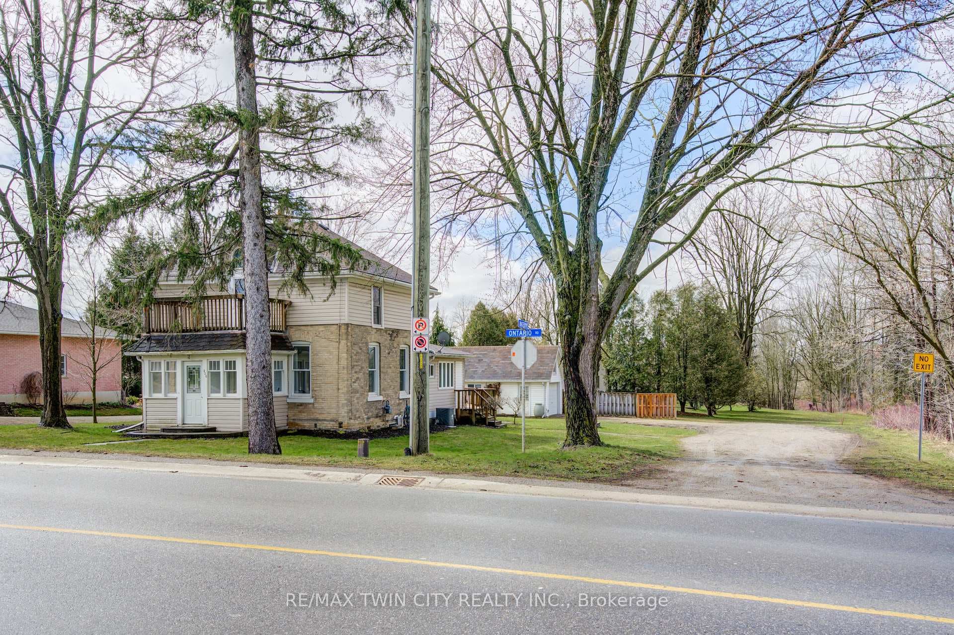 226 ONTARIO Road photo 3
