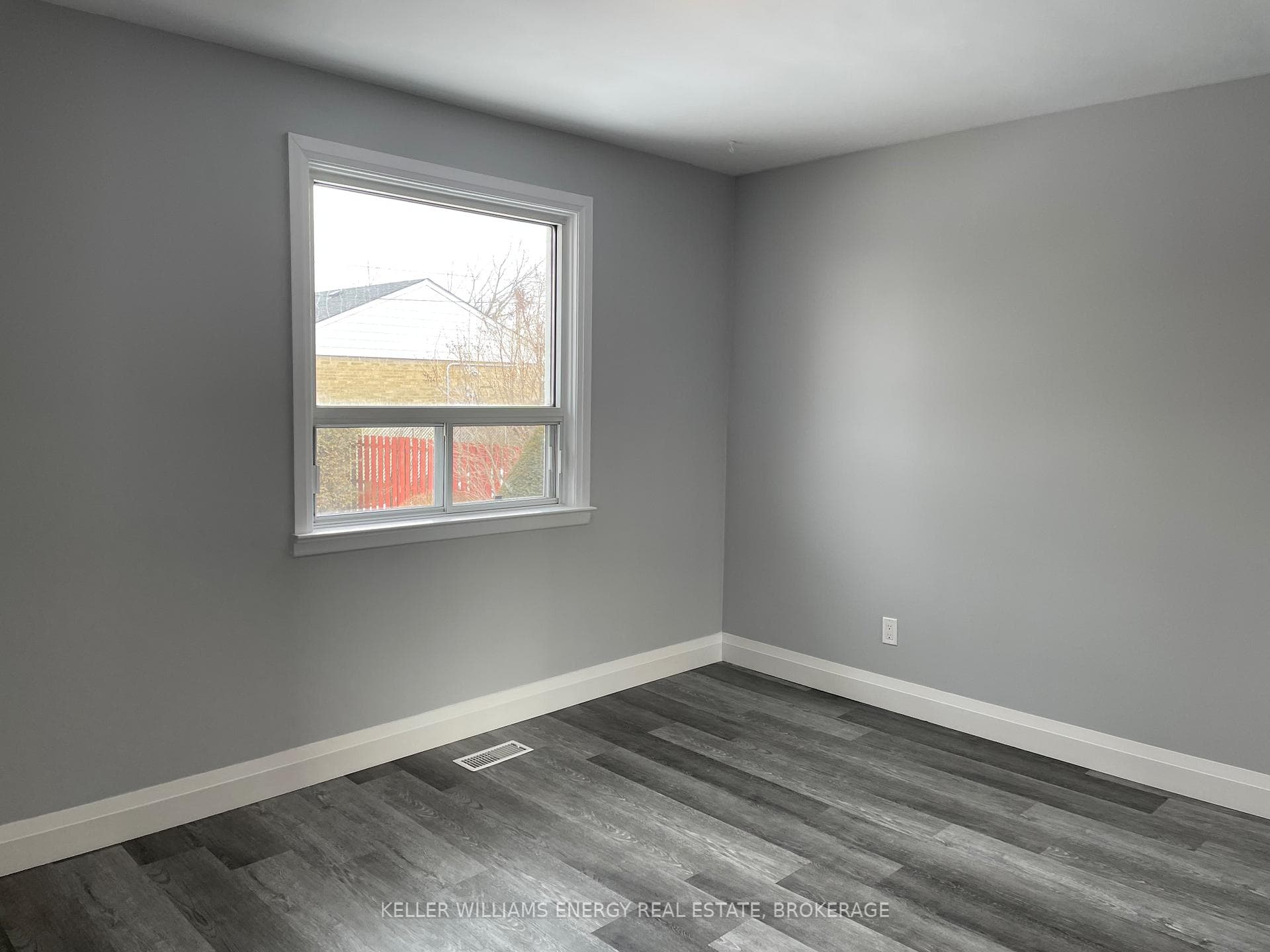339 Jasper Avenue photo 12