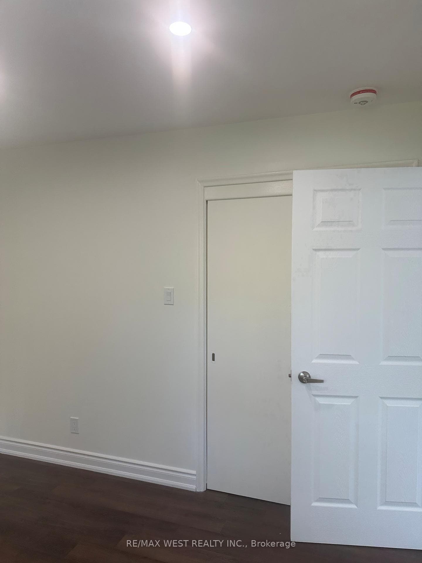 6398 Kingston Road photo 15