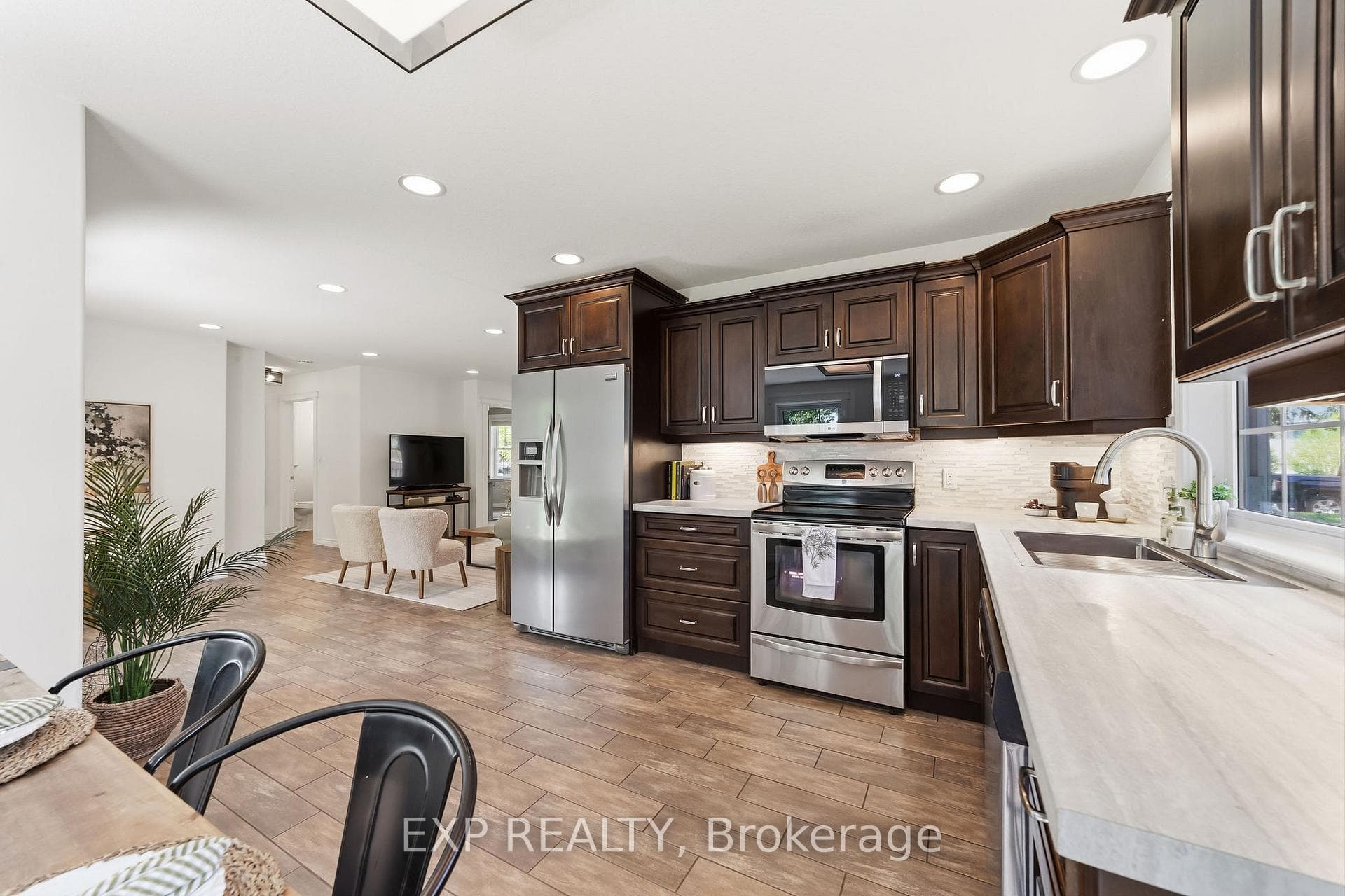 150 O'Mara Street photo 11