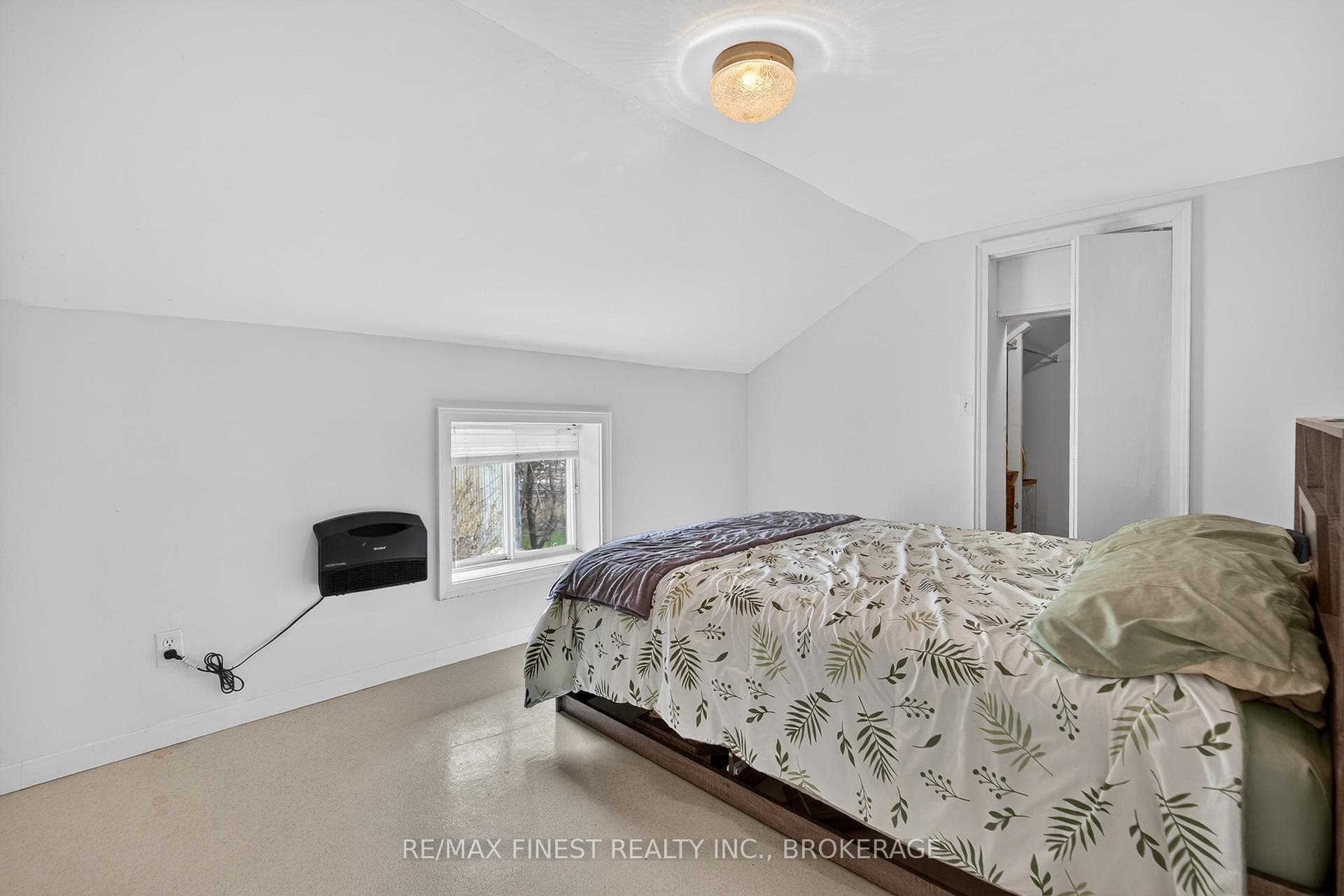 4 Gilbert Street photo 35