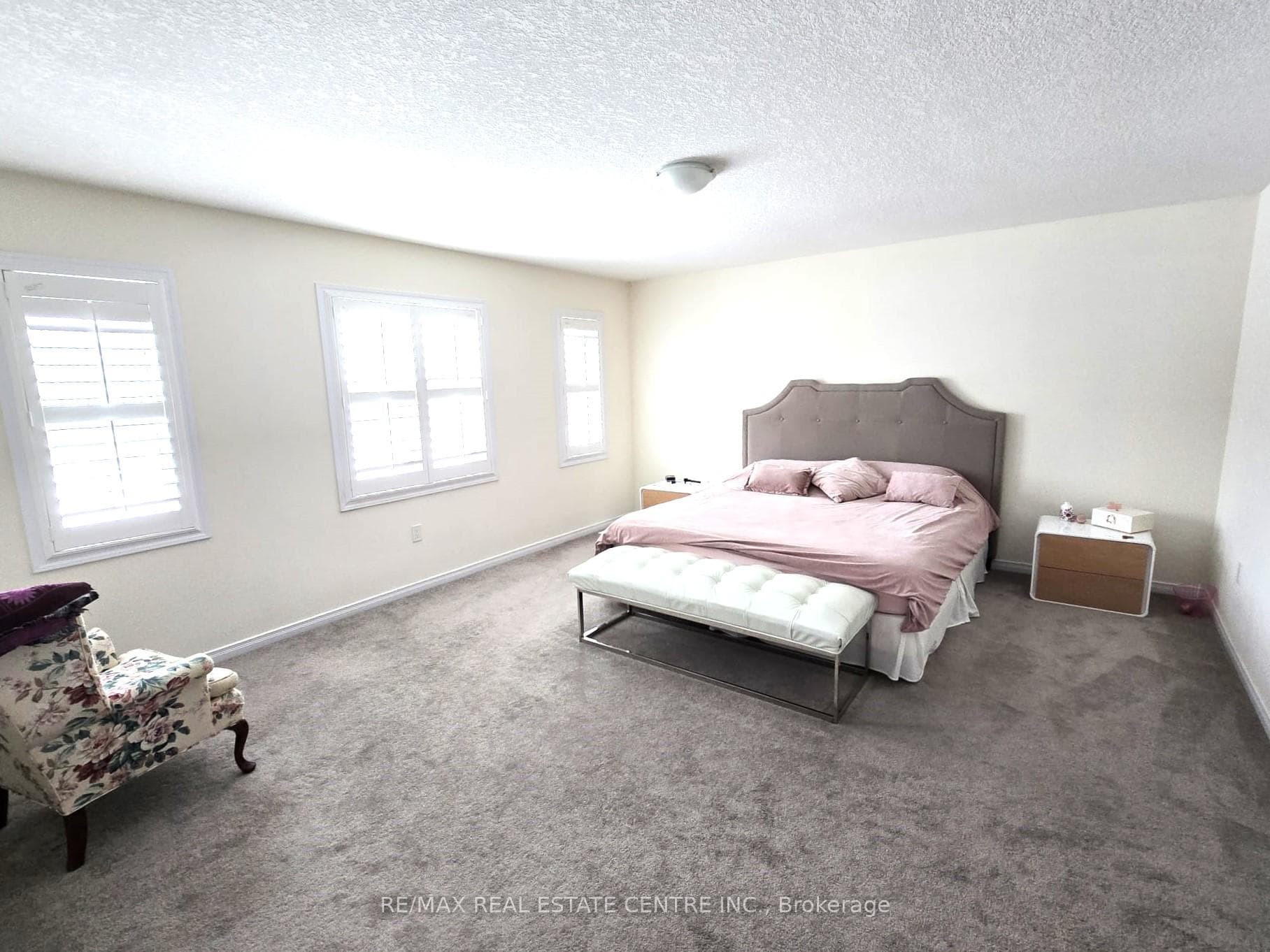 7820 Odell Crescent photo 15