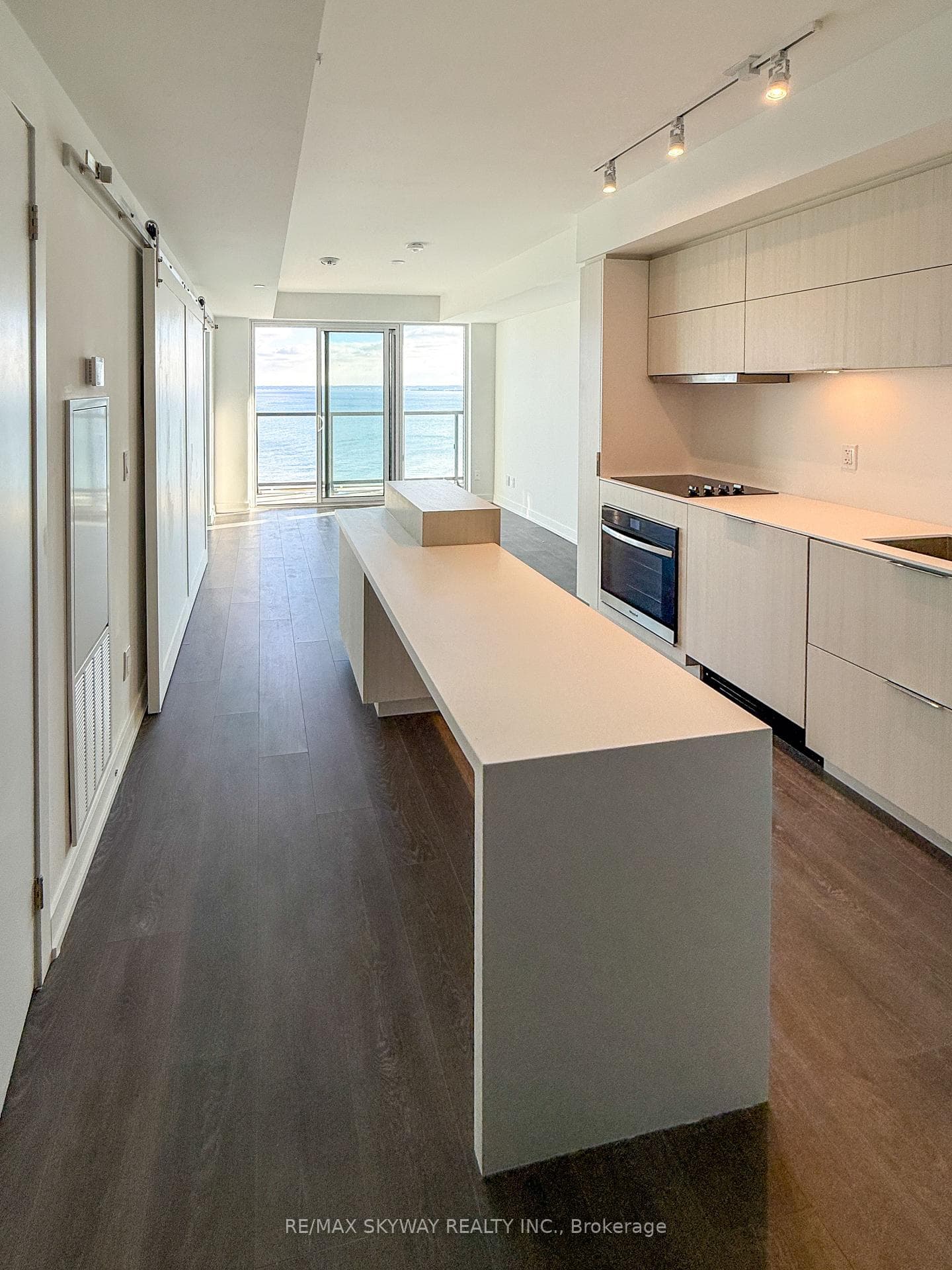 370 Martha Street Unit 1405 photo 20