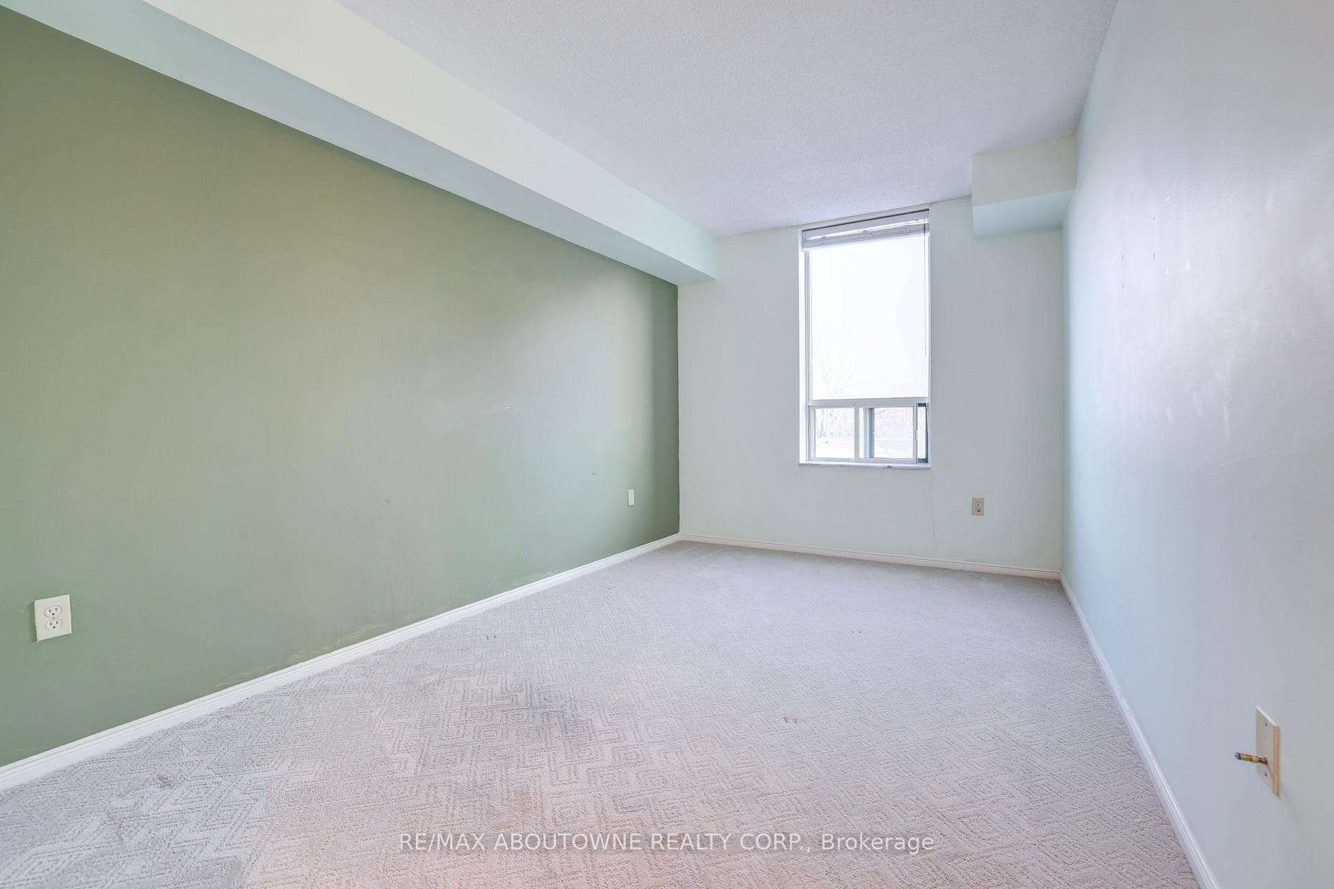 185 Robinson Street Unit 307 photo 13