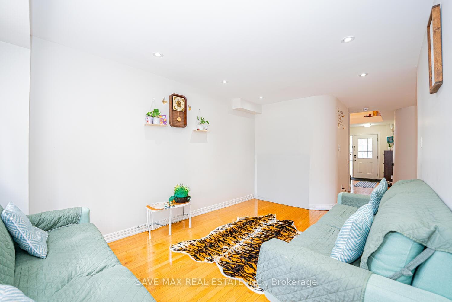 101 Alford Crescent photo 10